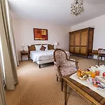 Eden Palace Au Hotel 4*