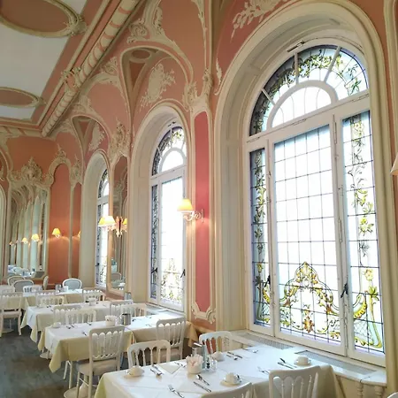 Eden Palace Au