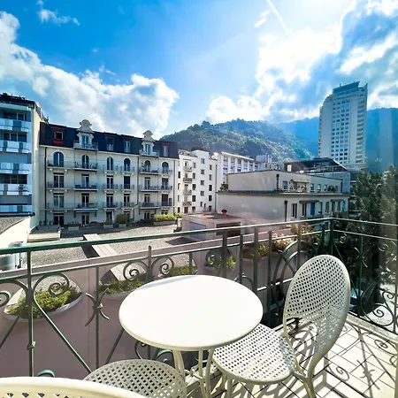 Eden Palace Au Hotel