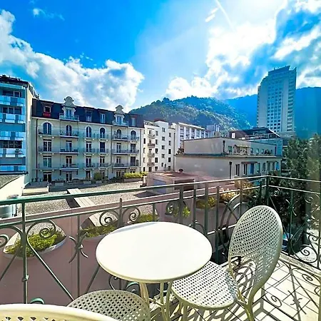 Eden Palace Au