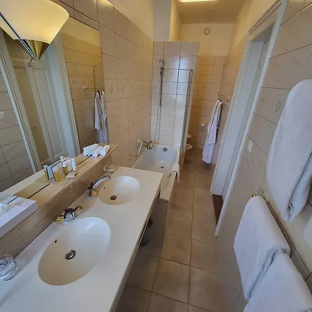 Eden Palace Au Hotel 4*