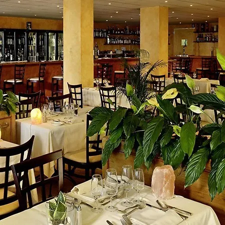 Eden Palace Au Hotel 4*
