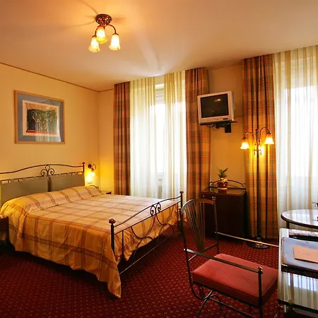 Hotel Eden Palace Au