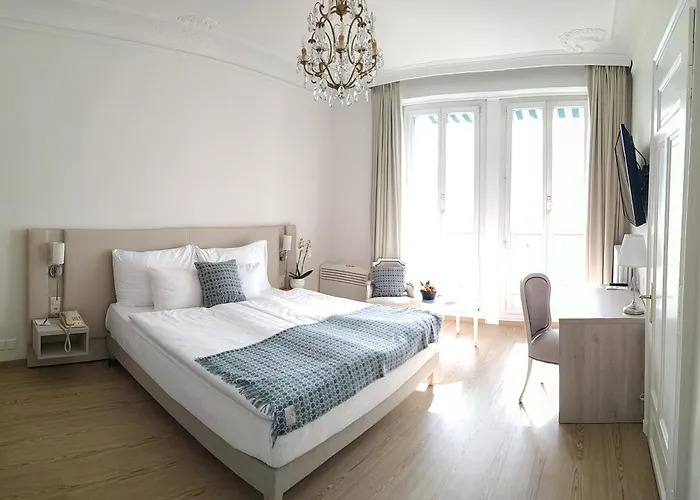 إيدن بالاس أو لاك