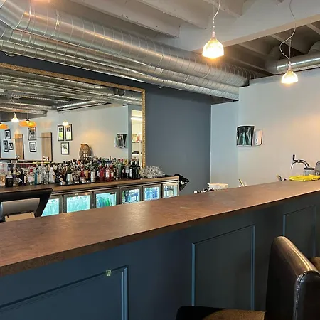 Eden Palace Au Монтрё