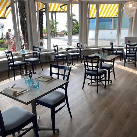 Отель Eden Palace Au Монтрё