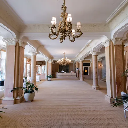 Eden Palace Au Монтрё