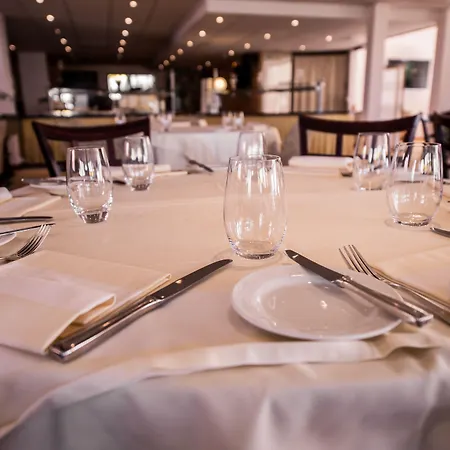 Отель Eden Palace Au Монтрё