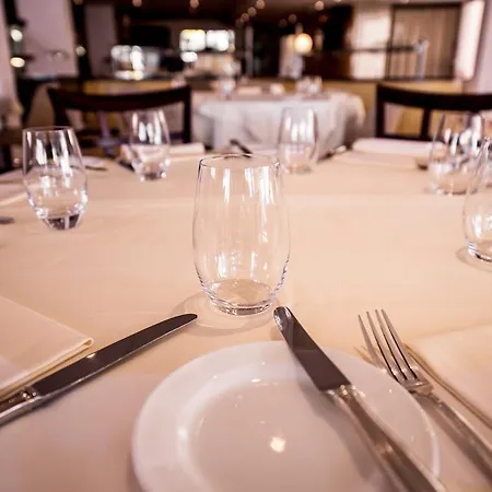 Eden Palace Au Hotel