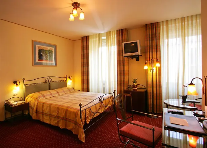 Hotell Eden Palace Au