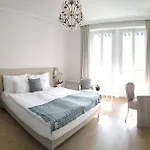 Eden Palace Au