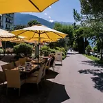 Eden Palace Au